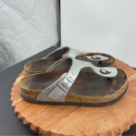 Birkenstock “Gizeh” Silver Metallic Thong Sandals Flats 38 7 - Picture 3 of 8